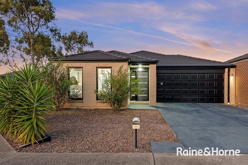 10 Harvard Street, Cranbourne West VIC 3977