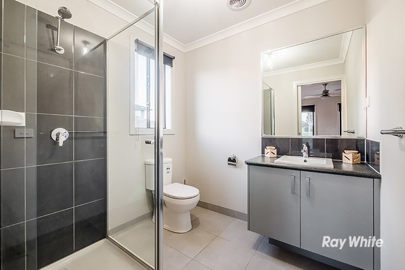 Photo - 10 Harvard Street, Cranbourne West VIC 3977 - Image 17