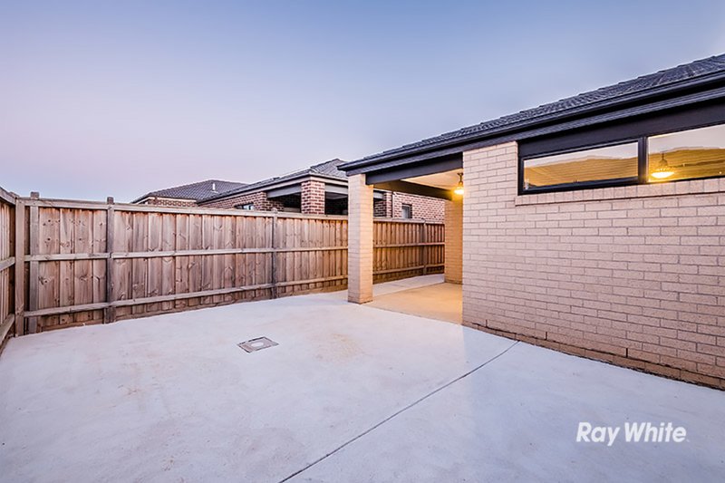 Photo - 10 Harvard Street, Cranbourne West VIC 3977 - Image 21