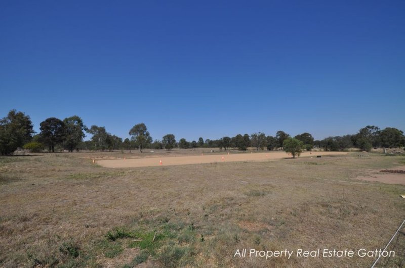 Photo - 10 Haslingden Road, Lockyer Waters QLD 4311 - Image 17