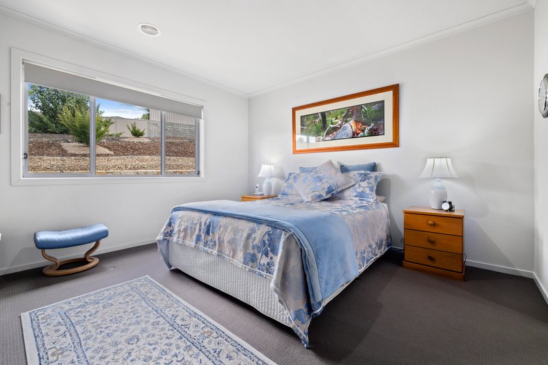 Photo - 10 Hatton Dr , Yass NSW 2582 - Image 8