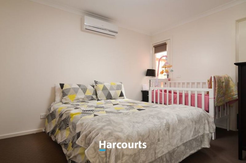 Photo - 10 Hawkshead Place, Cranbourne North VIC 3977 - Image 7