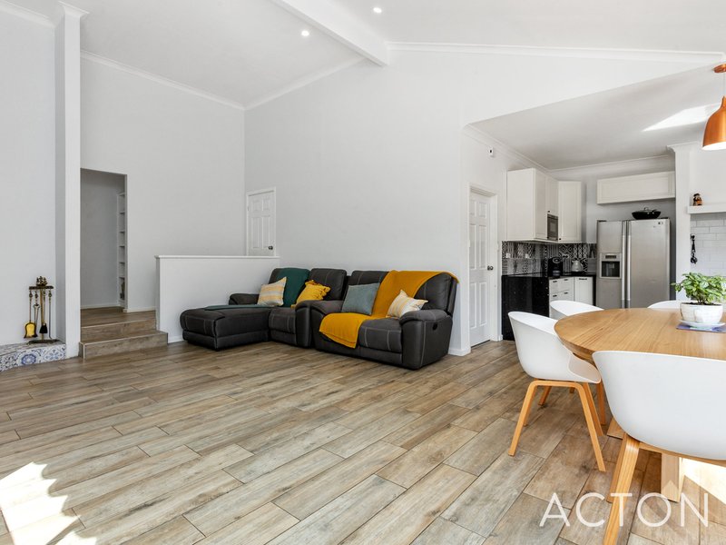 Photo - 10 Hayward Parade, Coogee WA 6166 - Image 5