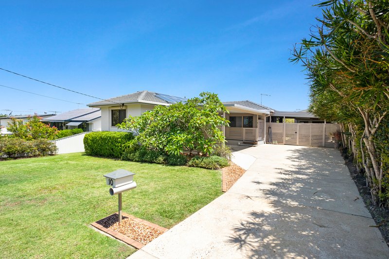 10 Heather Street, Clontarf QLD 4019