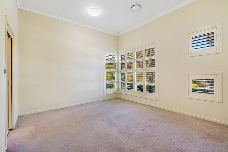 Photo - 10 Hemsworth Avenue, Middleton Grange NSW 2171 - Image 3