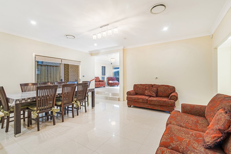 Photo - 10 Hemsworth Avenue, Middleton Grange NSW 2171 - Image 7