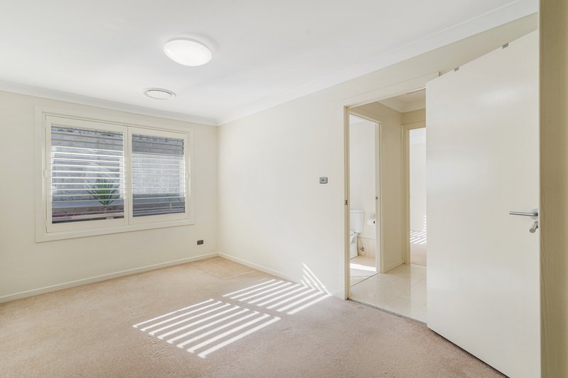 Photo - 10 Hemsworth Avenue, Middleton Grange NSW 2171 - Image 16