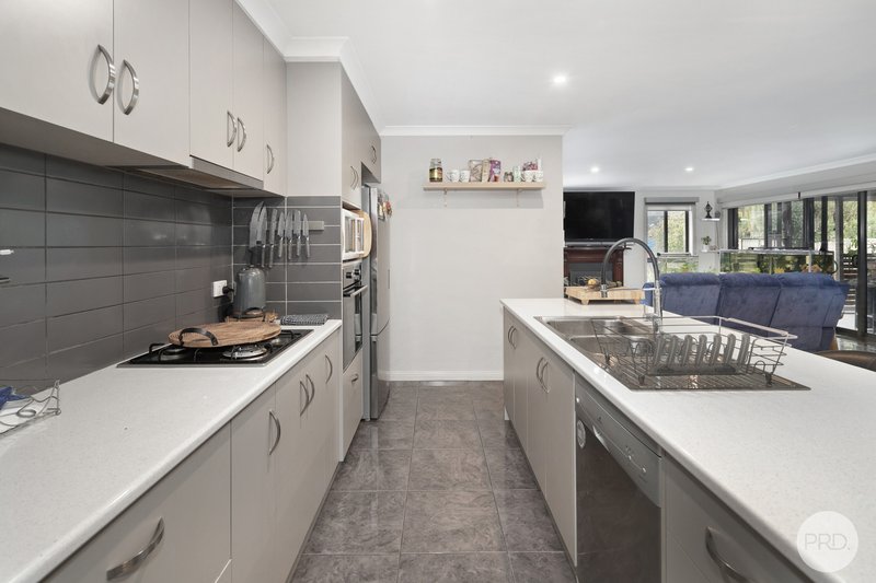 Photo - 10 Heppner Court, Sebastopol VIC 3356 - Image 4