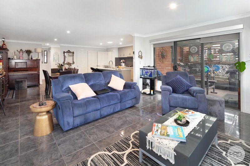 Photo - 10 Heppner Court, Sebastopol VIC 3356 - Image 7