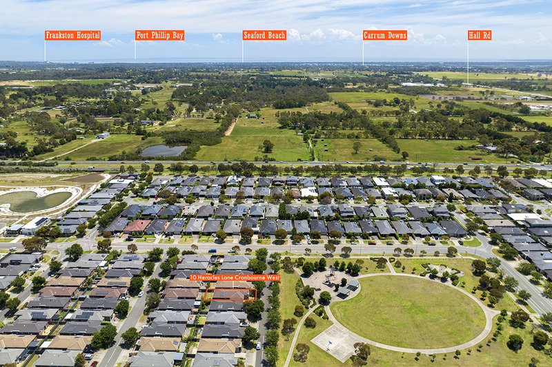 Photo - 10 Heracles Lane, Cranbourne West VIC 3977 - Image 3