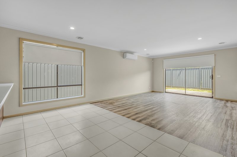 Photo - 10 Heracles Lane, Cranbourne West VIC 3977 - Image 5