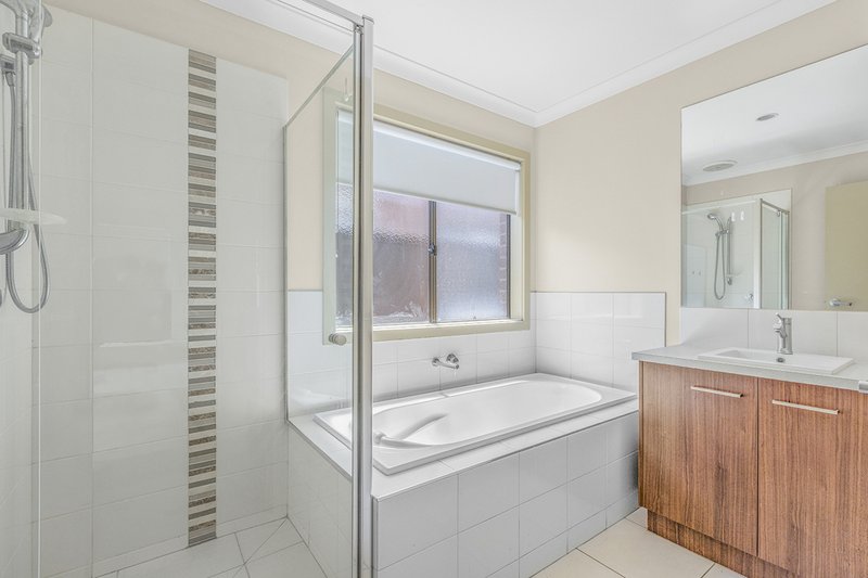 Photo - 10 Heracles Lane, Cranbourne West VIC 3977 - Image 10