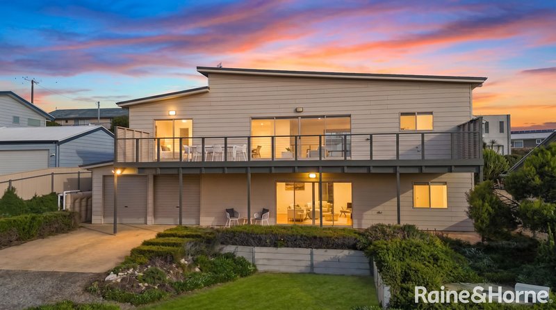 Photo - 10 Hero Avenue, Middleton SA 5213 - Image 1