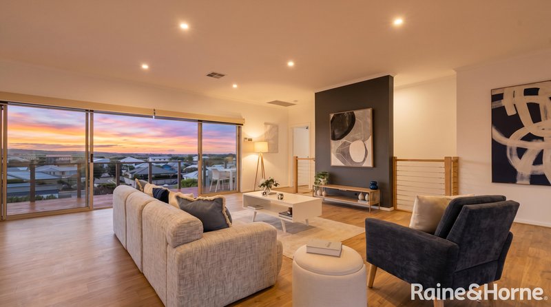 Photo - 10 Hero Avenue, Middleton SA 5213 - Image 5