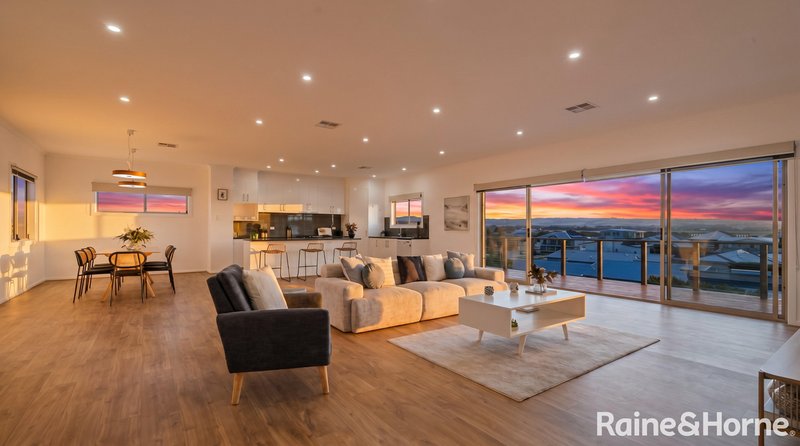 Photo - 10 Hero Avenue, Middleton SA 5213 - Image 6