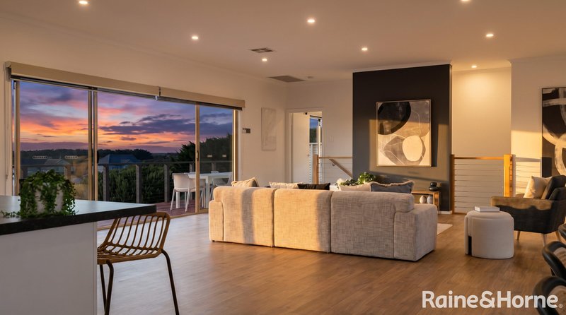 Photo - 10 Hero Avenue, Middleton SA 5213 - Image 9