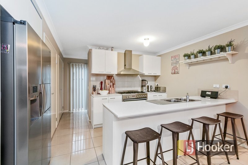 Photo - 10 Hewitt Street, Cranbourne East VIC 3977 - Image 2