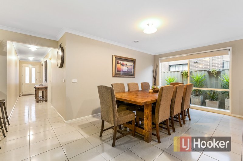 Photo - 10 Hewitt Street, Cranbourne East VIC 3977 - Image 4