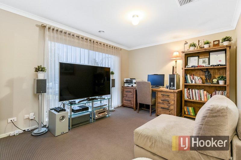 Photo - 10 Hewitt Street, Cranbourne East VIC 3977 - Image 5