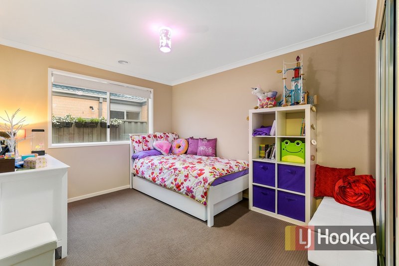 Photo - 10 Hewitt Street, Cranbourne East VIC 3977 - Image 9