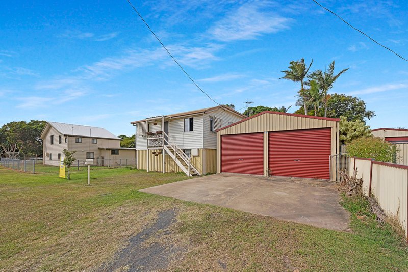 Photo - 10 Hicks Street, Burnett Heads QLD 4670 - Image 3