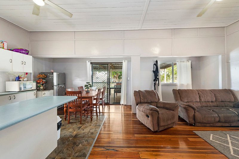 Photo - 10 Hicks Street, Burnett Heads QLD 4670 - Image 5