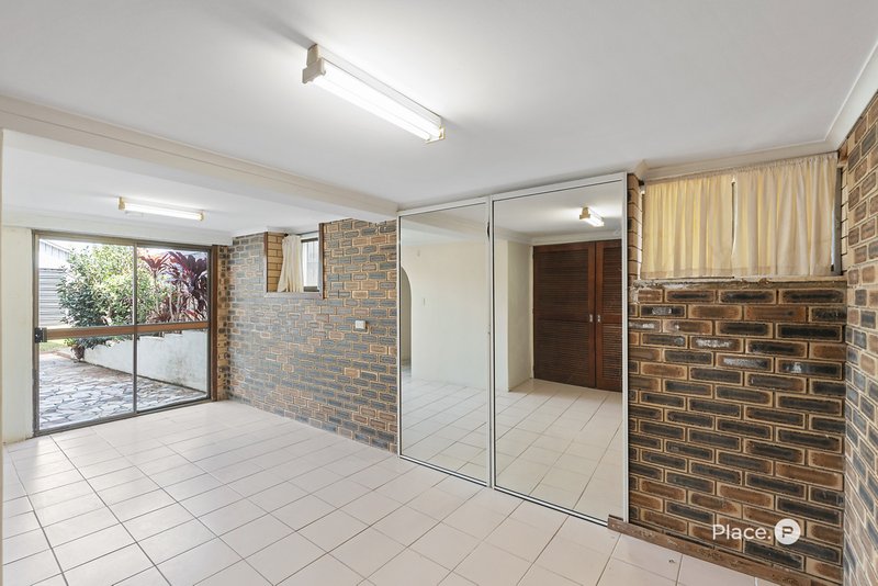 Photo - 10 Highcrest Avenue, Wavell Heights QLD 4012 - Image 17