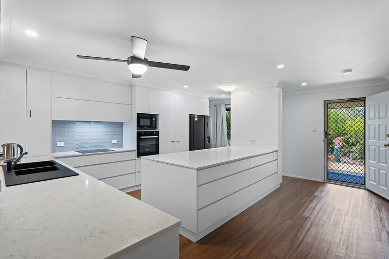 Photo - 10 Highland Park Road, Meringandan West QLD 4352 - Image 6