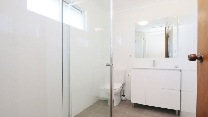 Photo - 10 Hillcrest Avenue, Bateau Bay NSW 2261 - Image 6