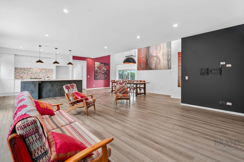 Photo - 10 Hilltop Crescent, Maleny QLD 4552 - Image 3