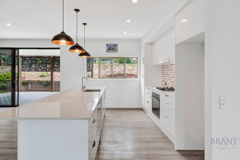 Photo - 10 Hilltop Crescent, Maleny QLD 4552 - Image 7