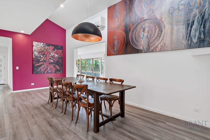 Photo - 10 Hilltop Crescent, Maleny QLD 4552 - Image 9