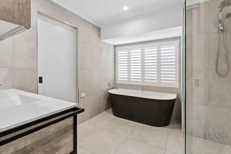 Photo - 10 Hilltop Crescent, Maleny QLD 4552 - Image 13