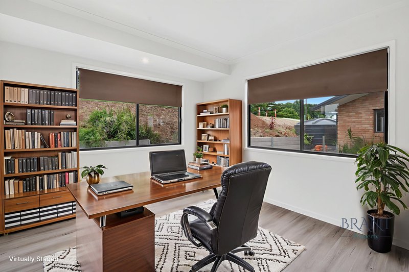 Photo - 10 Hilltop Crescent, Maleny QLD 4552 - Image 17