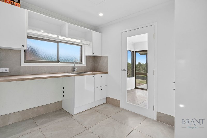 Photo - 10 Hilltop Crescent, Maleny QLD 4552 - Image 18