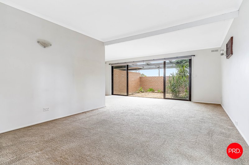 Photo - 10 Hillview Street, Flora Hill VIC 3550 - Image 9