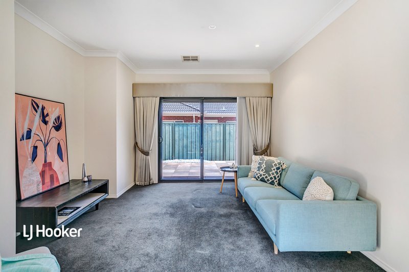 Photo - 10 Hinchinbrook Avenue, Mawson Lakes SA 5095 - Image 12