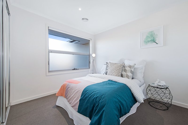 Photo - 10 Hoddle Street, Mulgrave VIC 3170 - Image 10