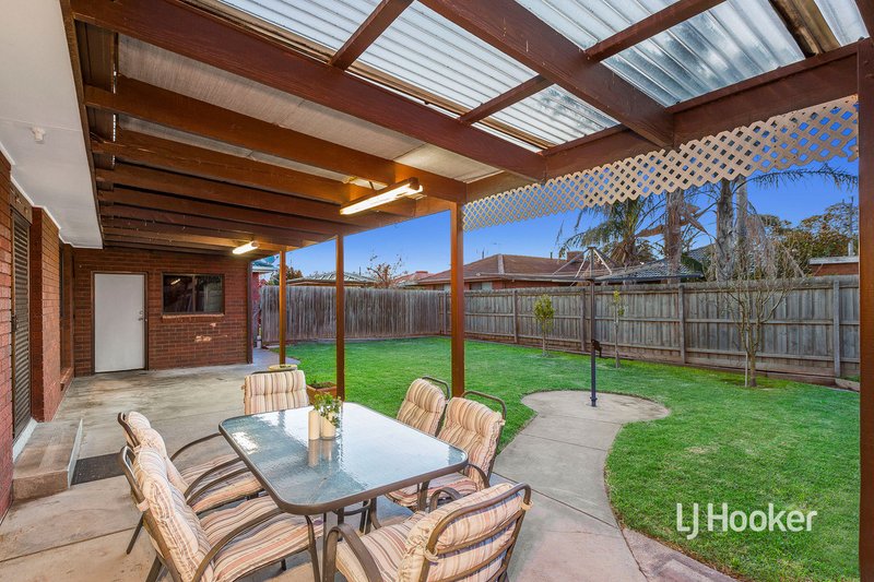 Photo - 10 Hoddle Way, Altona Meadows VIC 3028 - Image 15