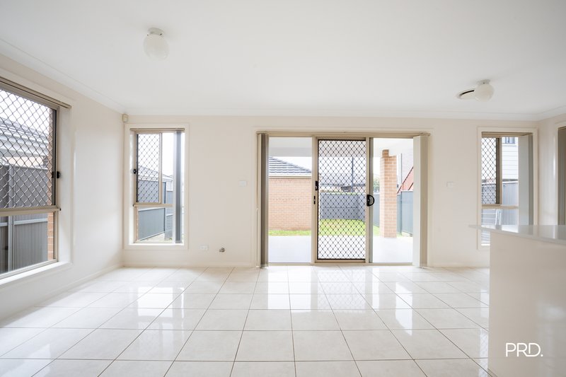Photo - 10 Hollows Parade, Ropes Crossing NSW 2760 - Image 9