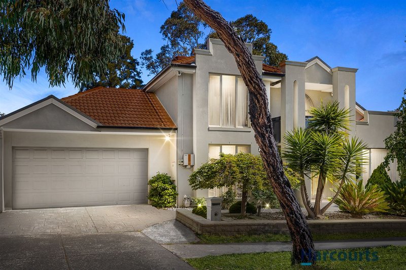 Photo - 10 Holmes Way, Glen Waverley VIC 3150 - Image 9