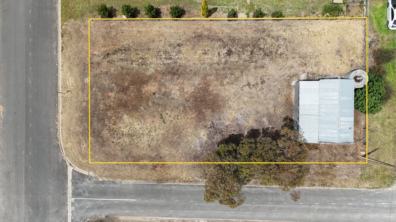 Photo - 10 Holt Street, Mundulla SA 5270 - Image 2