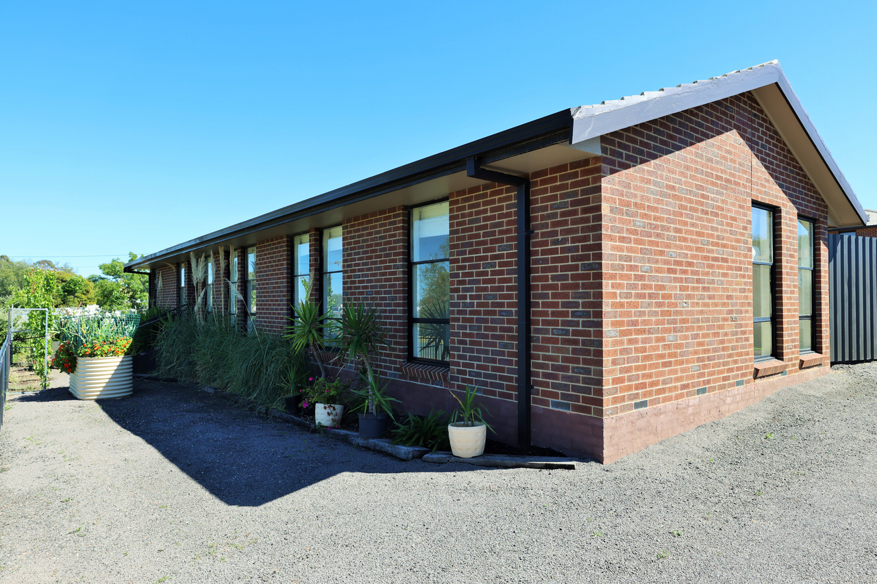 7-bedroom house at 10 HONEYSUCKLE STREET, Eaglehawk VIC 3556, Greater Bendigo, Victoria