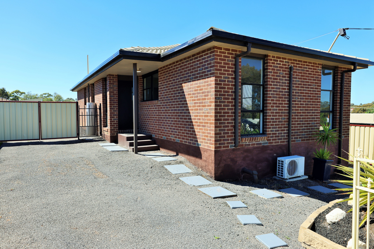 7-bedroom house at 10 HONEYSUCKLE STREET, Eaglehawk VIC 3556, Greater Bendigo, Victoria