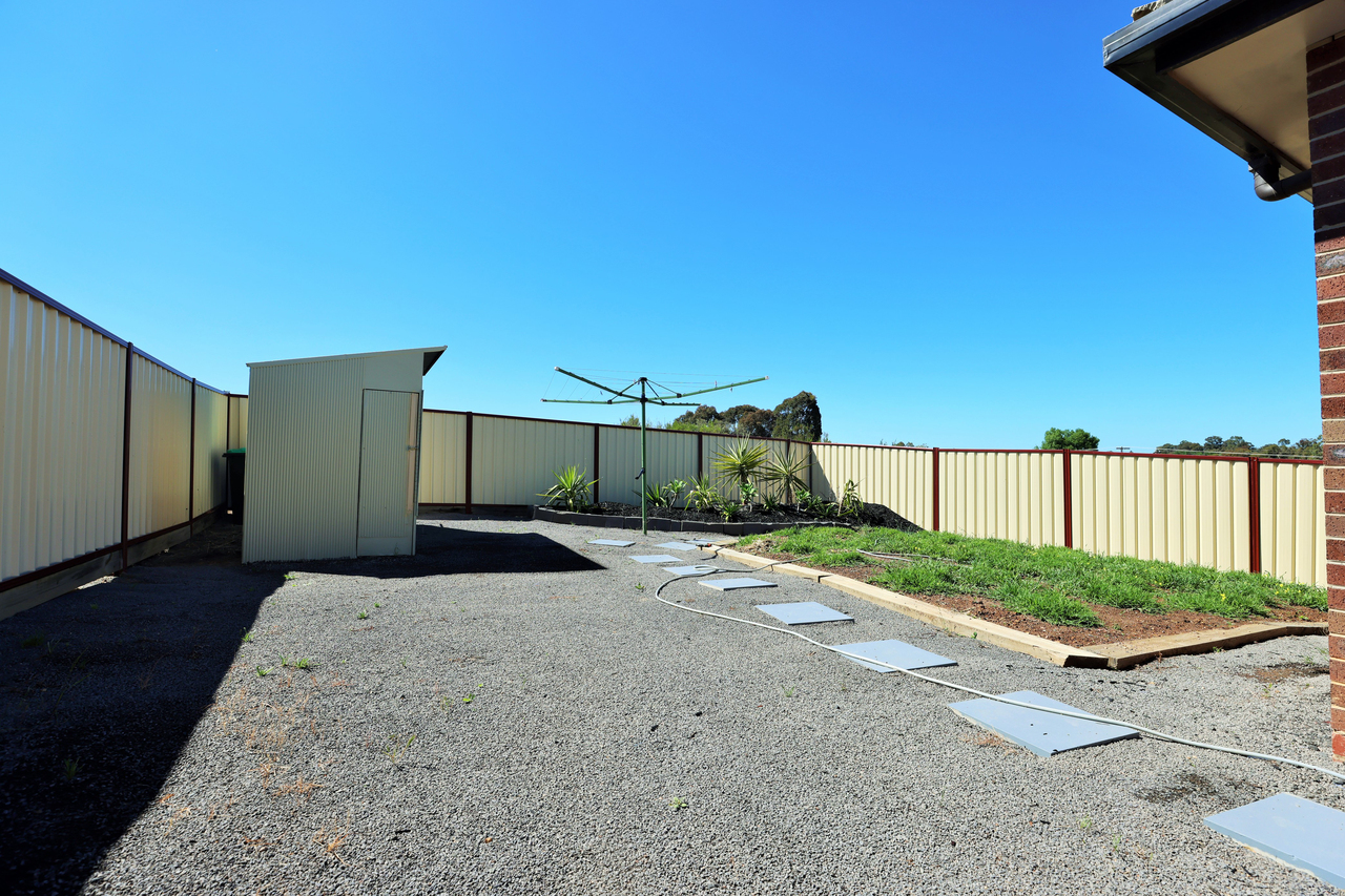 7-bedroom house at 10 HONEYSUCKLE STREET, Eaglehawk VIC 3556, Greater Bendigo, Victoria