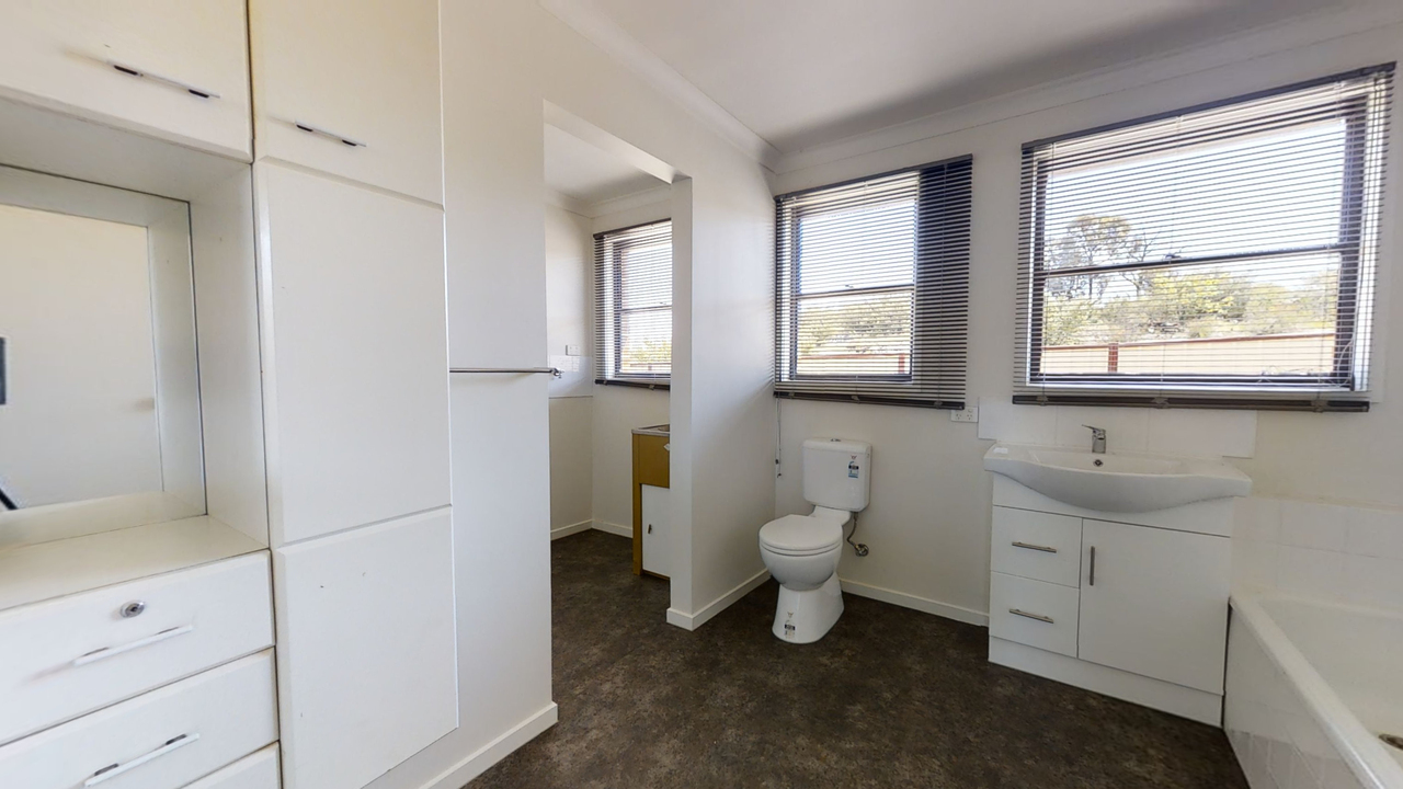 7-bedroom house at 10 HONEYSUCKLE STREET, Eaglehawk VIC 3556, Greater Bendigo, Victoria