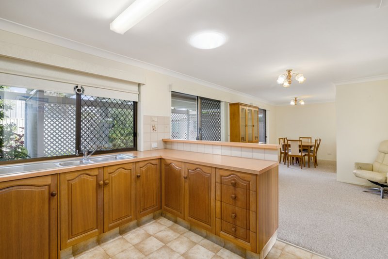 Photo - 10 Honeywood Court, Burleigh Waters QLD 4220 - Image 6