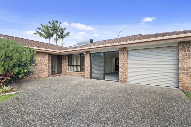 Photo - 10 Honeywood Court, Burleigh Waters QLD 4220 - Image 12