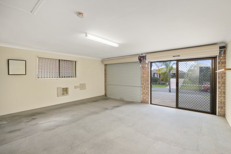 Photo - 10 Honeywood Court, Burleigh Waters QLD 4220 - Image 13