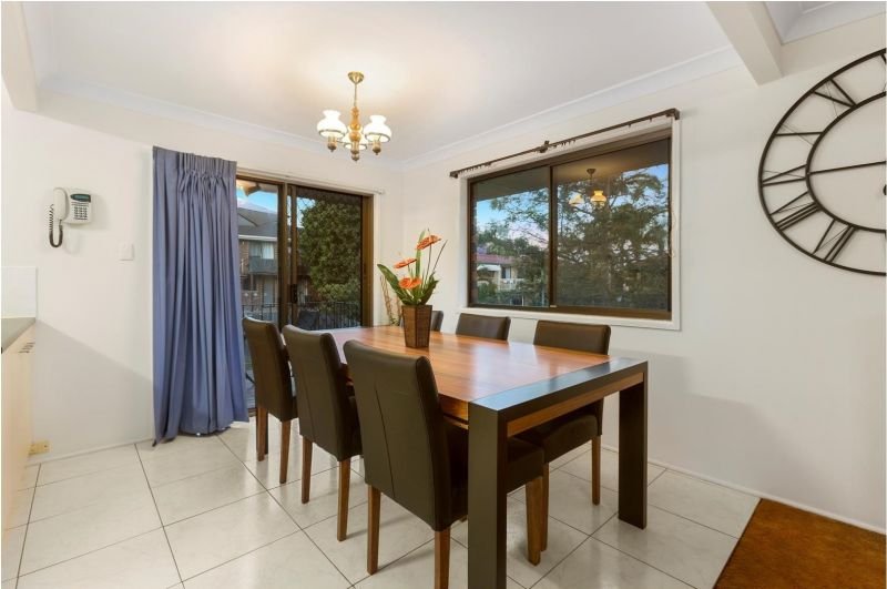 Photo - 10 Honeywood St , Sunnybank Hills QLD 4109 - Image 5